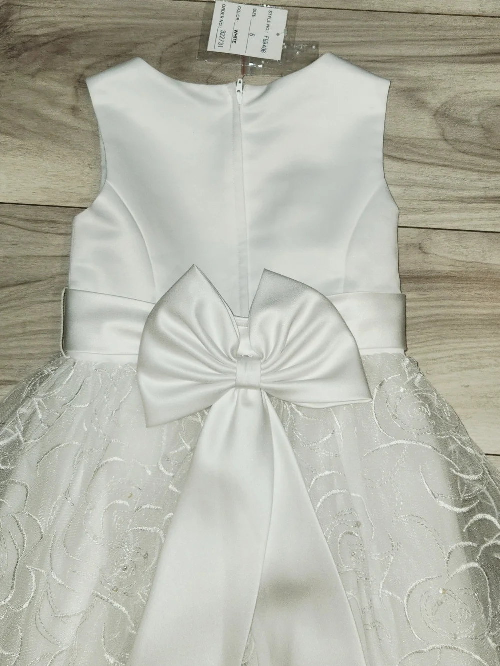 David's Bridal Flower Girl Pageant Formal Dress Sz. 6 - Picture 7 of 9